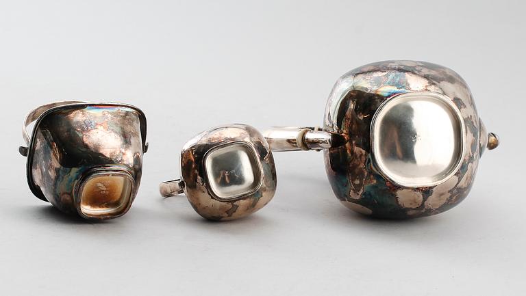 KAFFESERVIS, 3 delar, silver 835, svenska importstämplar, 1900-talets andra hälft. Vikt ca 819 g.