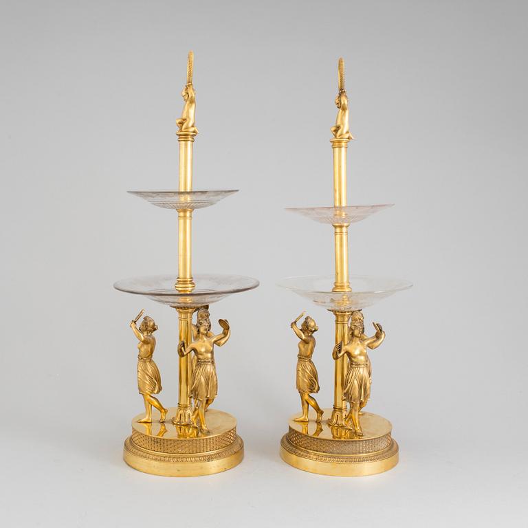 ETAGERER, ett par, empirestil, 1800-talets slut.