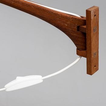 UNO & ÖSTEN KRISTIANSSON, an oak wall light from Luxus, 1950's/60's.