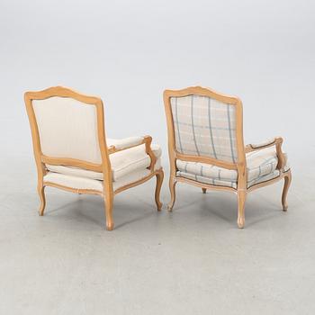 Armchairs with armrests, two pieces, Rococo style, late 20th/early 21st century.