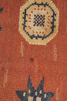 Märta Måås-Fjetterström, a carpet, "Röd Flossa", knotted pile, ca 300 x 272 cm, signed AB MMF.