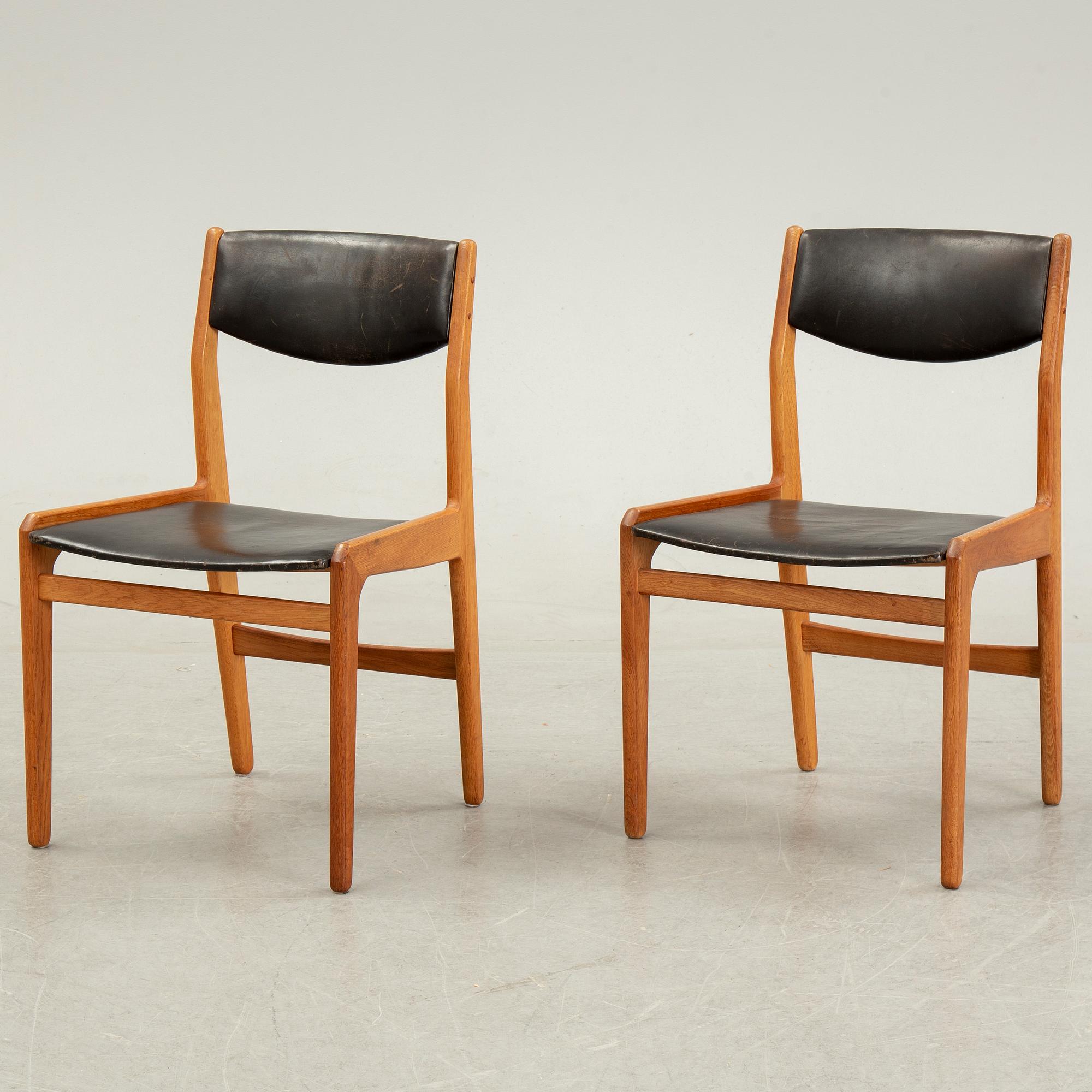 Knud Andersen, a set of six chairs for J.C.A Andersen, Aarhus, Denmark and a dinner table from Troeds, Bjärnum.