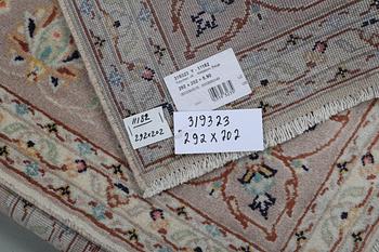 A carpet, Kashan, ca 292 x 202 cm.