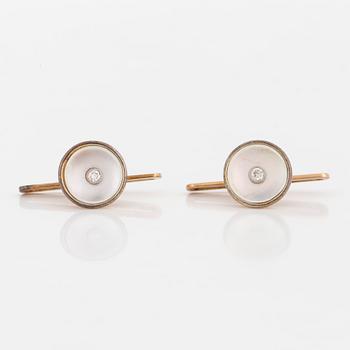 SHIRT STUDS, a pair, 18K gold with diamonds and mother of pearl.