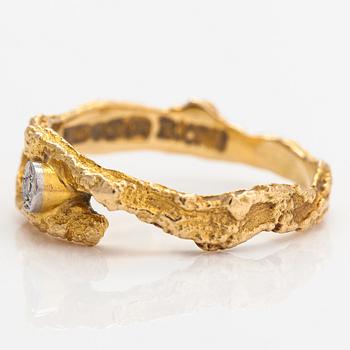 Björn Weckström, Ring "Diamantdamm", 18K guld och diamant ca 0.02 ct. Lapponia 1972.