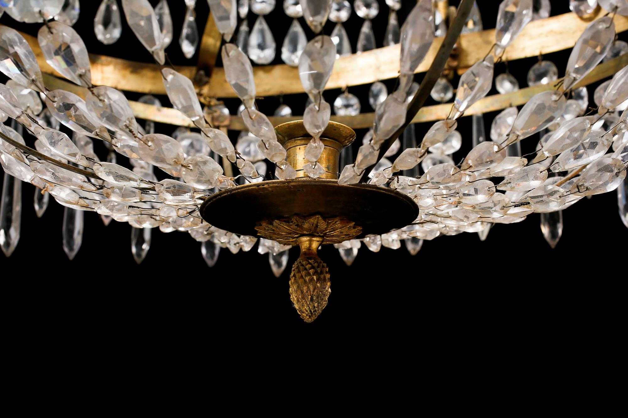 LJUSKRONA, sengustaviansk, omkring sekelskiftet 1800, höjd ca 76 cm.