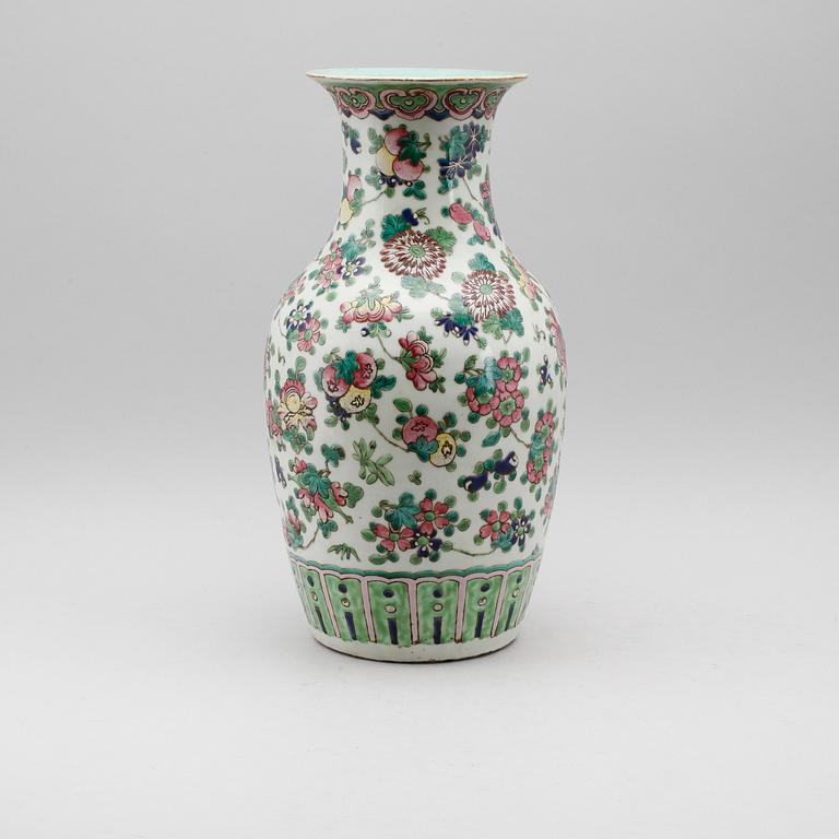 VAS, porslin, Kina, sannolikt 1800-tal.