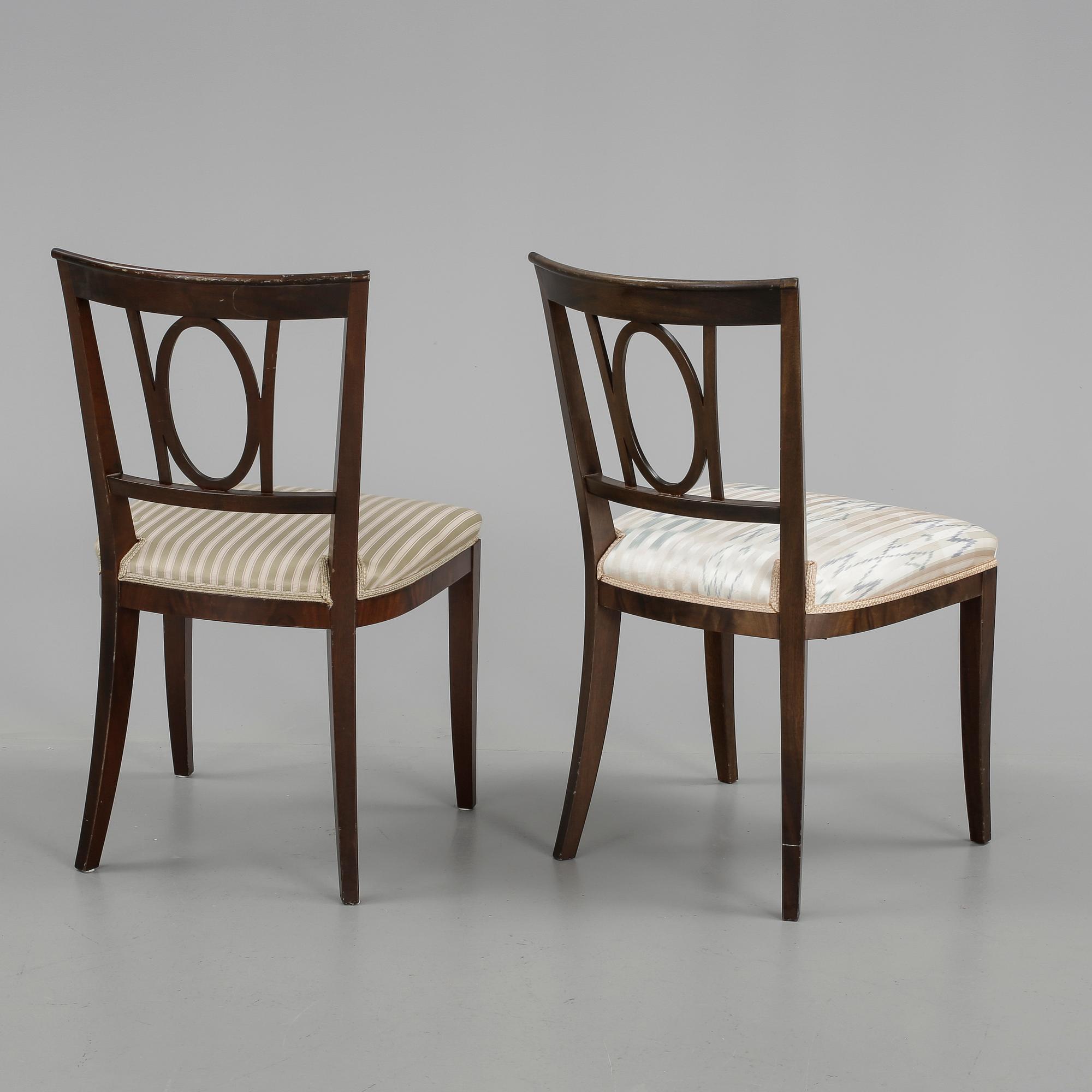 MATBORD samt STOLAR, 12 st, England, 1900-tal.