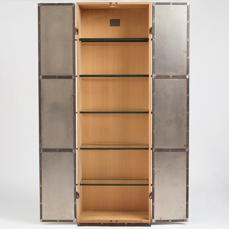 Jonas Bohlin, a "Slottsbacken" cabinet, Källemo, Sweden post 1987.