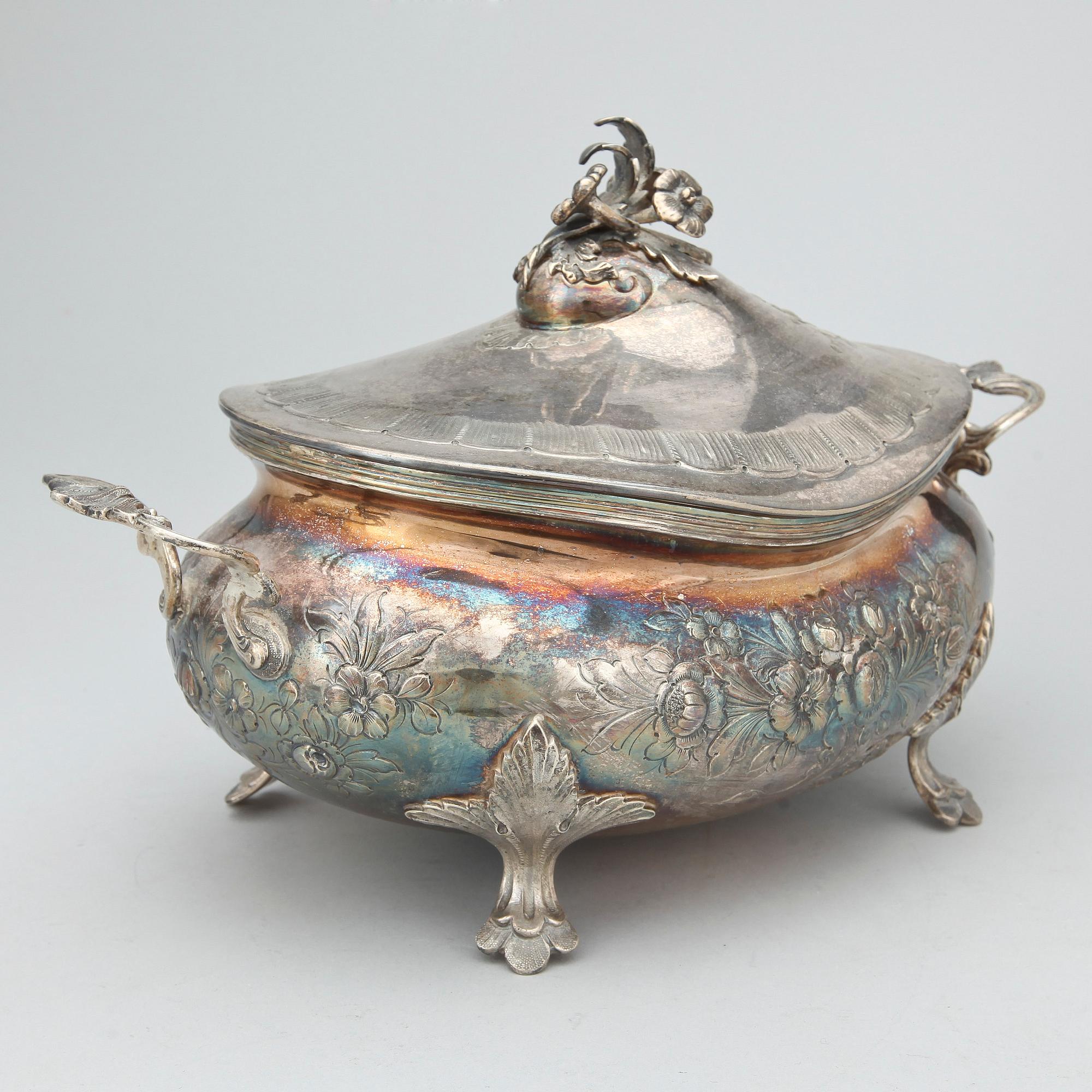 TERRIN, sterling silver, rokokostil, importstämplad. 1900-tal. Vikt 1660 g.