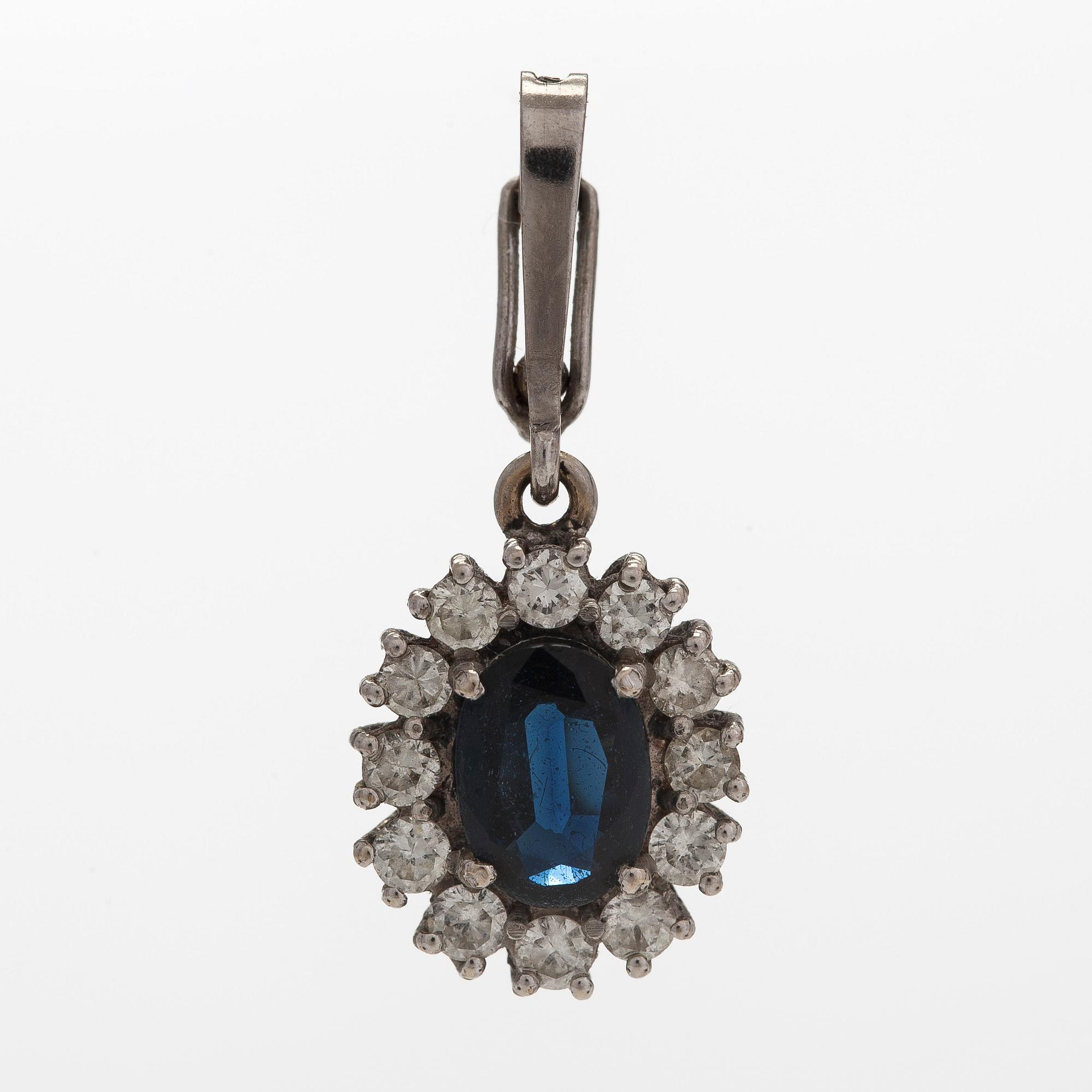 Hänge, carmosémodell, 18K vitguld med safir och diamanter.