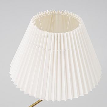 Josef Frank, golvlampa, modell G2568, "Lilla kamelen", Firma Svenskt Tenn.