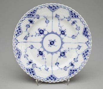SERVISDELAR, 13 delar, porslin, Royal Copenhagen, "Musselmalet", 1900-tal.