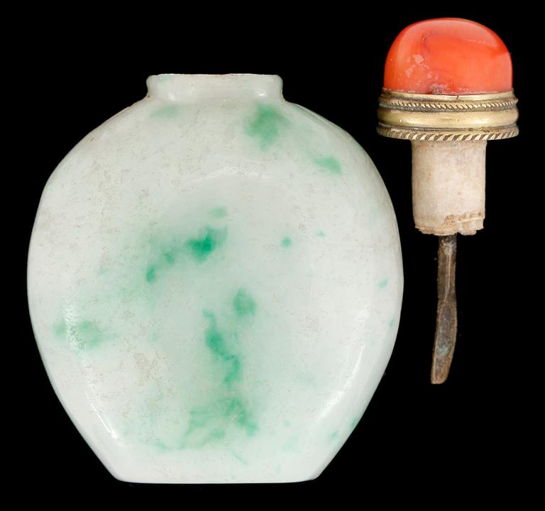 SNUSFLASKA, sannolikt Jade, 1800/1900-tal.