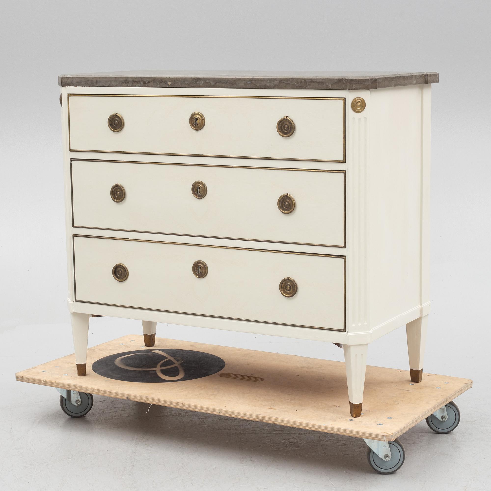 Chest of drawers, circa 1900, Gustavian style.