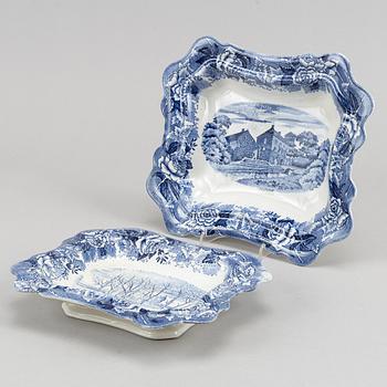 MATSERVIS, ca 100 delar, flintgods. "Skånska slott", Rörstrand.