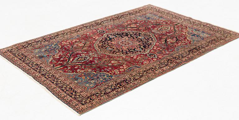 An antique / semi-antique Birjand rug, ca 205 x 133 cm.