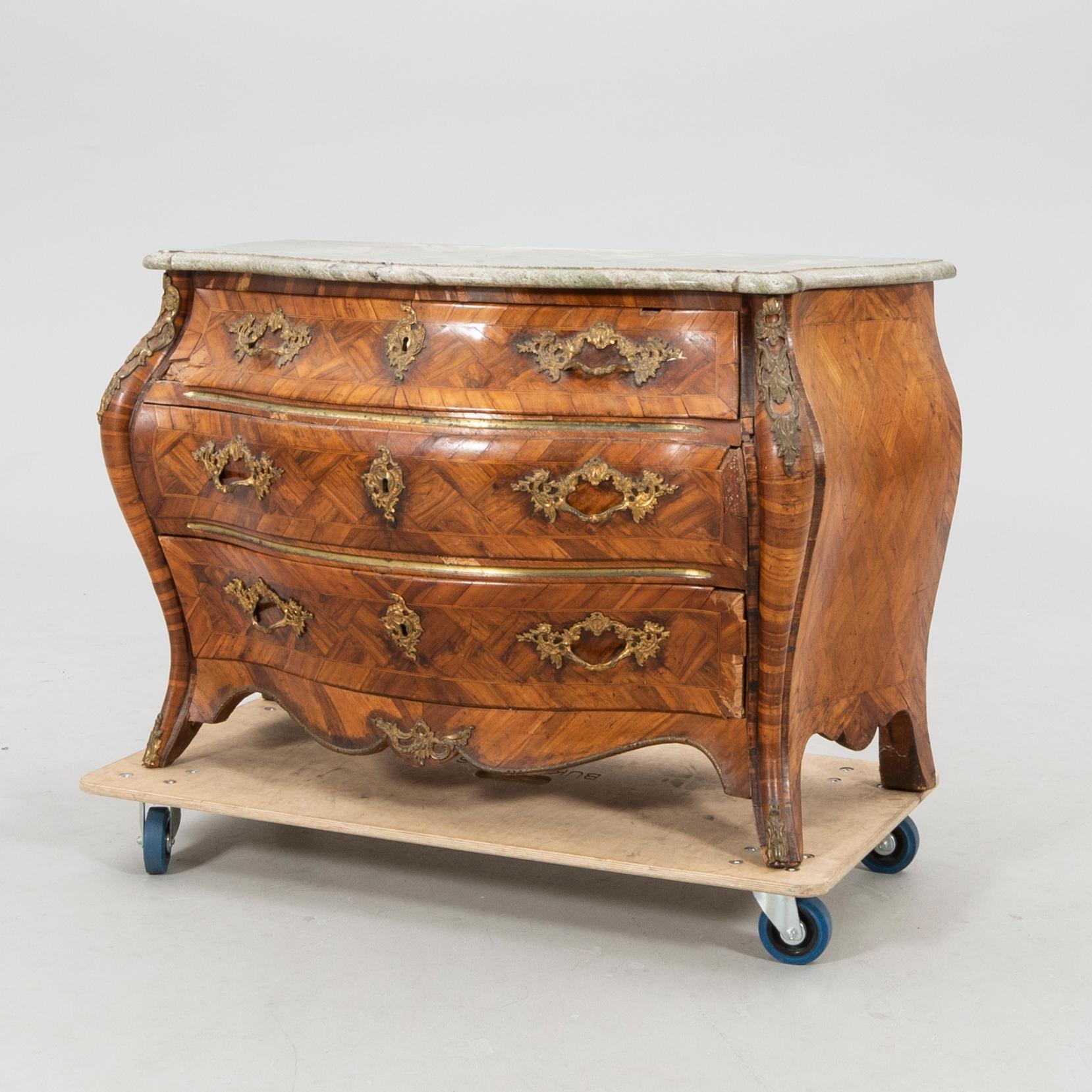 Cabinet Rococo, mid-18th century.