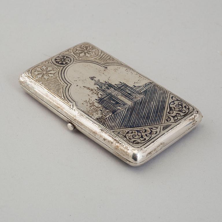 A Russian silver niello covarette case, 1896-1908.