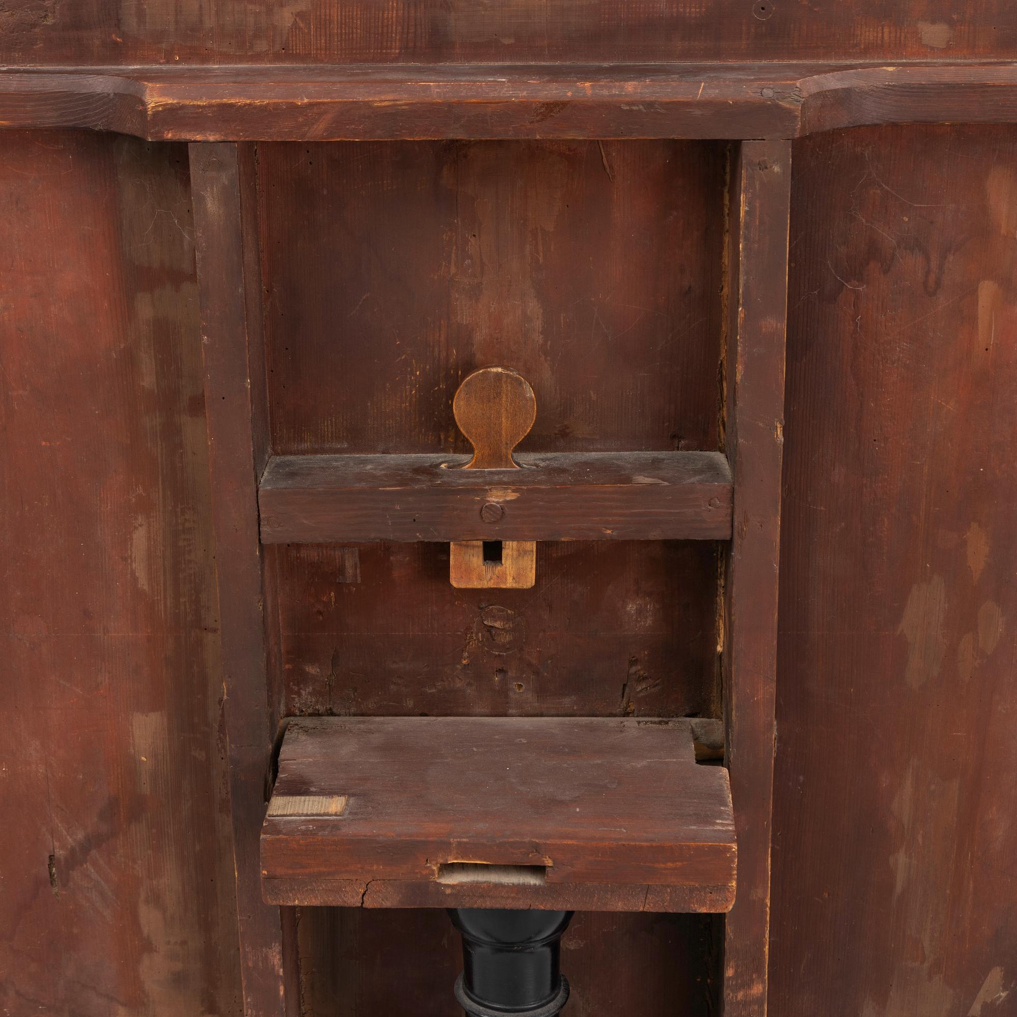 Folding table, alder root veneer circa 1800.