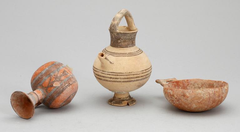 SAMLING LERGODS, 3 delar, Cypern, enligt etikett 1600-800 f  kr.