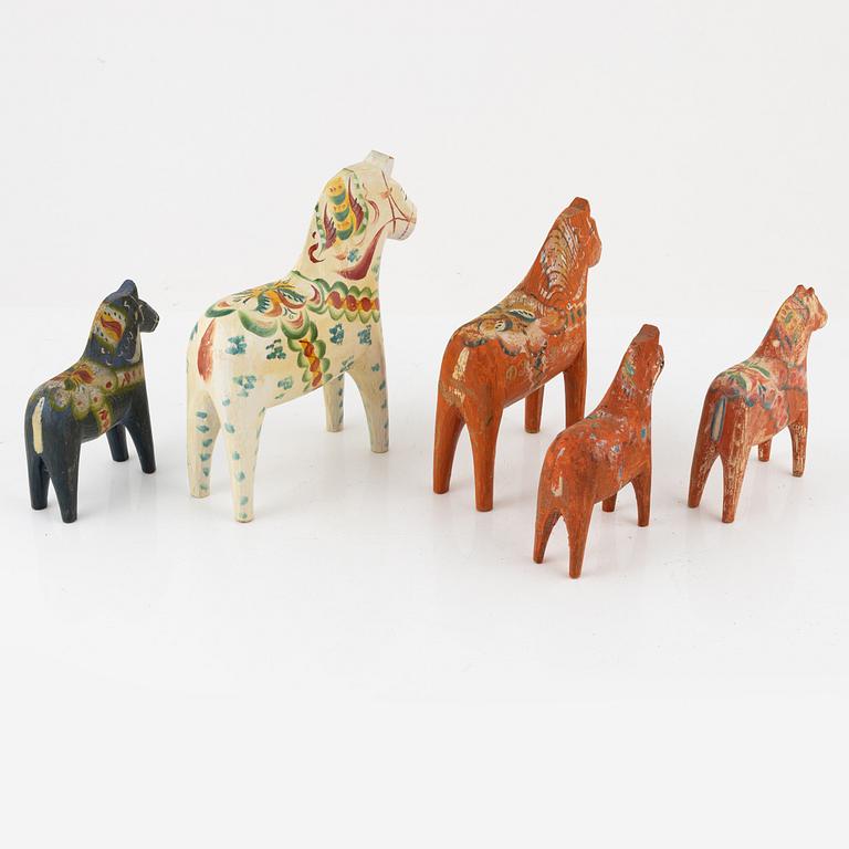 Five Swedish 'Dala' Horses, carved wood, 20th century.