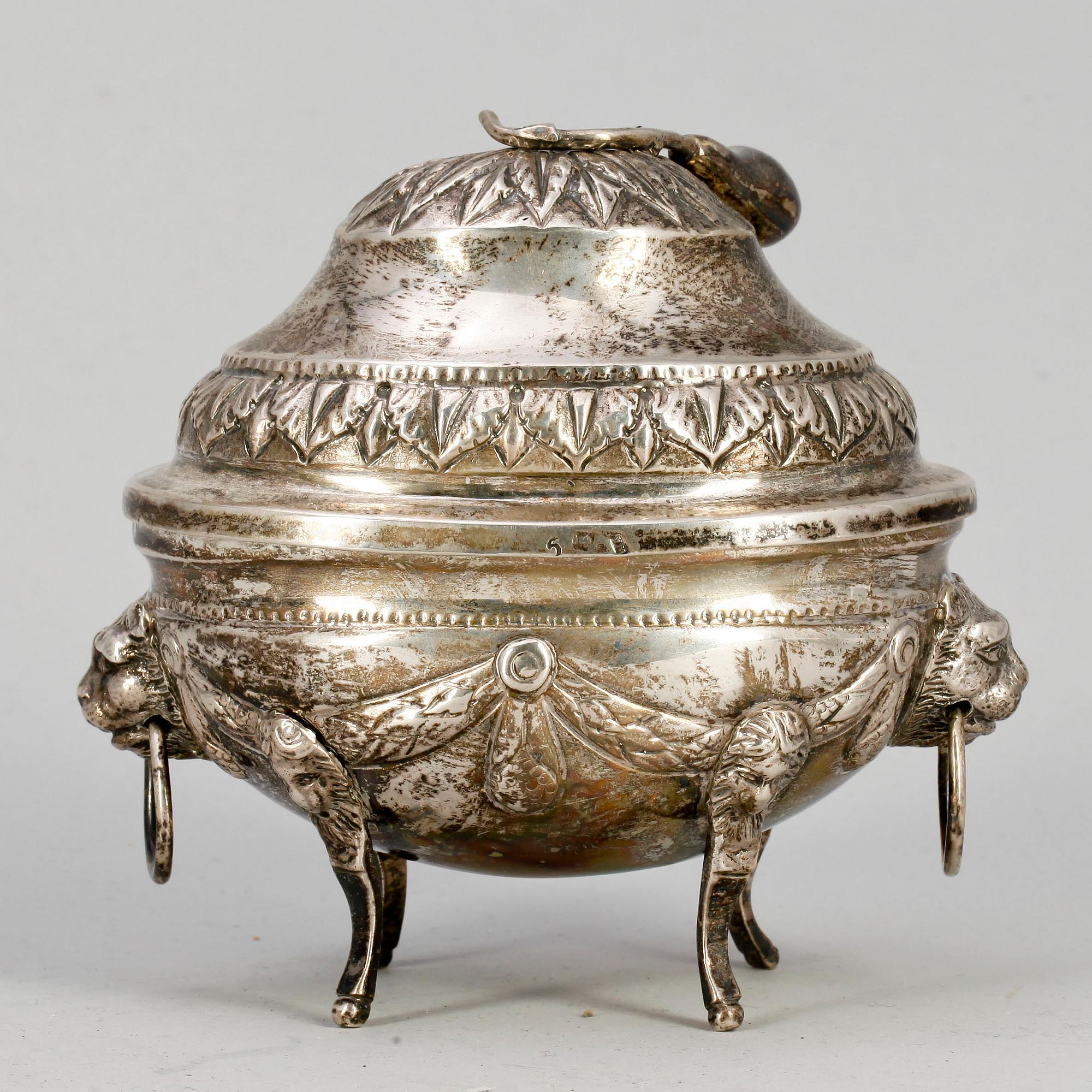 SOCKERSKÅL, silver, cirka 213 g, otydliga stämplar, troligen Centraleuropa, 1800-tal.