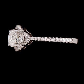 RING, 18 k vitguld, briljantslipade diamanter tot ca 1.55 ct.