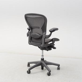 An 'Aeron' swivel armchair by Don Chadwich / Bill Stumpf, Herman Miller.