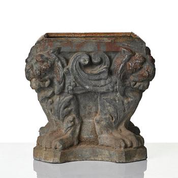 A presumably English lead planter, 19th century.