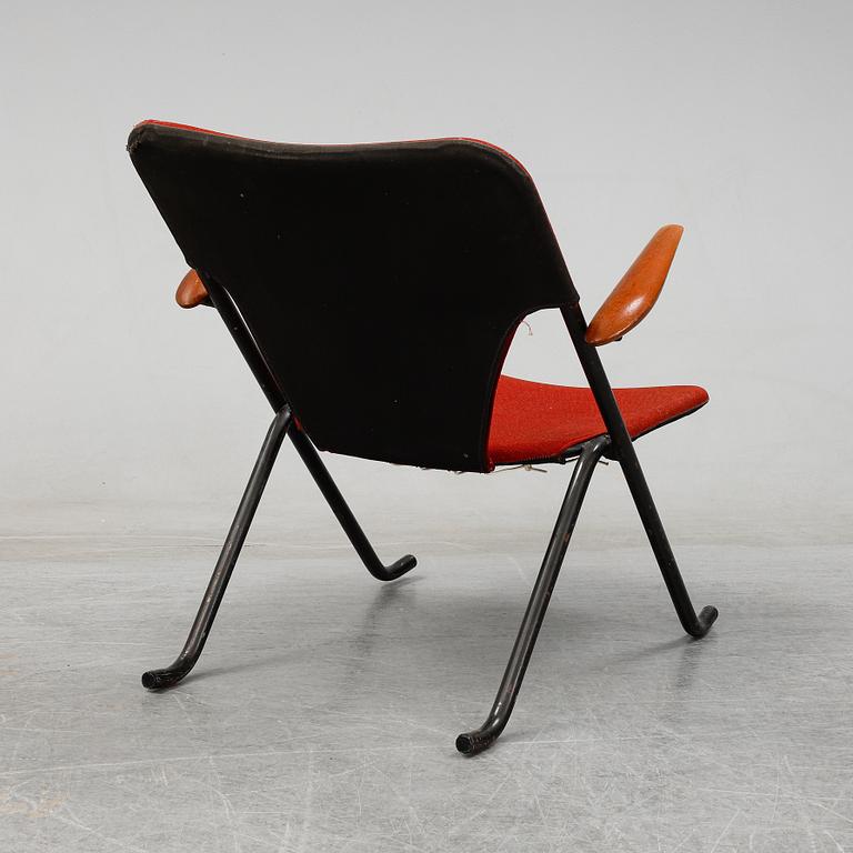 A mid 20th century armchair.