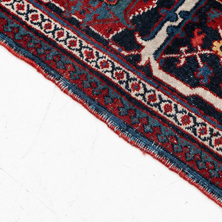 Carpet, Josaghan antique, approx. 330 x 217 cm.