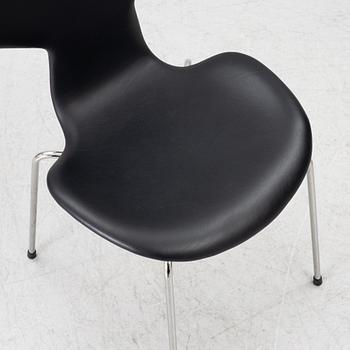 Arne Jacobsen, Chair, "Grand Prix", Fritz Hansen.