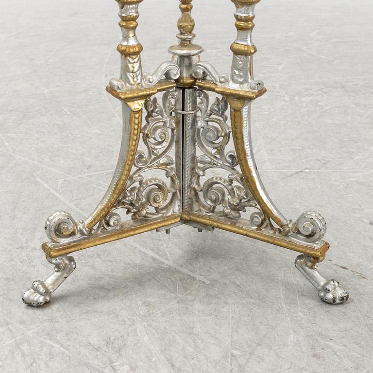 Piedestal, omkring år 1900.