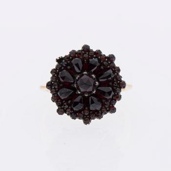 RING, guld (56) / silver, granater ca 3,5 ct. Ryska stämplar.