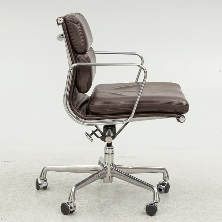 Charles & Ray Eames, desk chair, "Soft Pad Chair EA 217", Vitra.