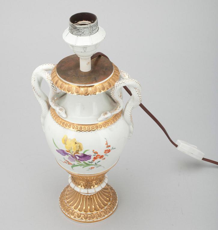 BORDSLAMPA, porslin, Meissen, 1900-talets första hälft.