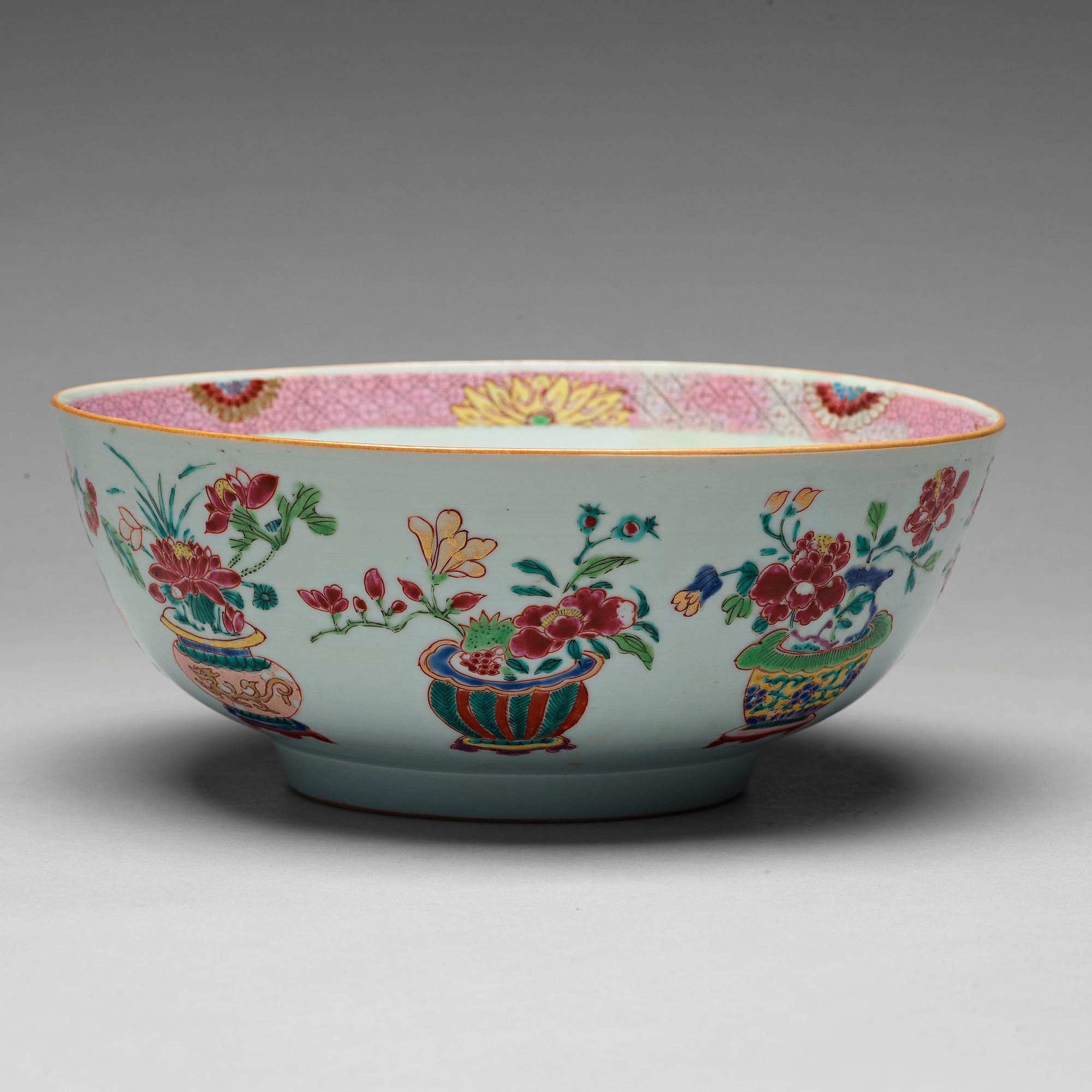 A famille rose punch bowl, Qing dynasty, Qianlong (1736-95).