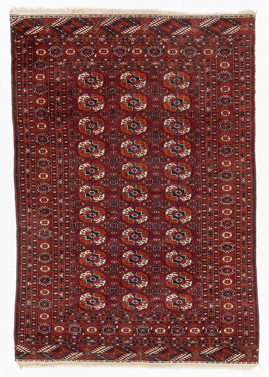 A semi-antique rug, Tekke, ca. 162 x 112 cm.