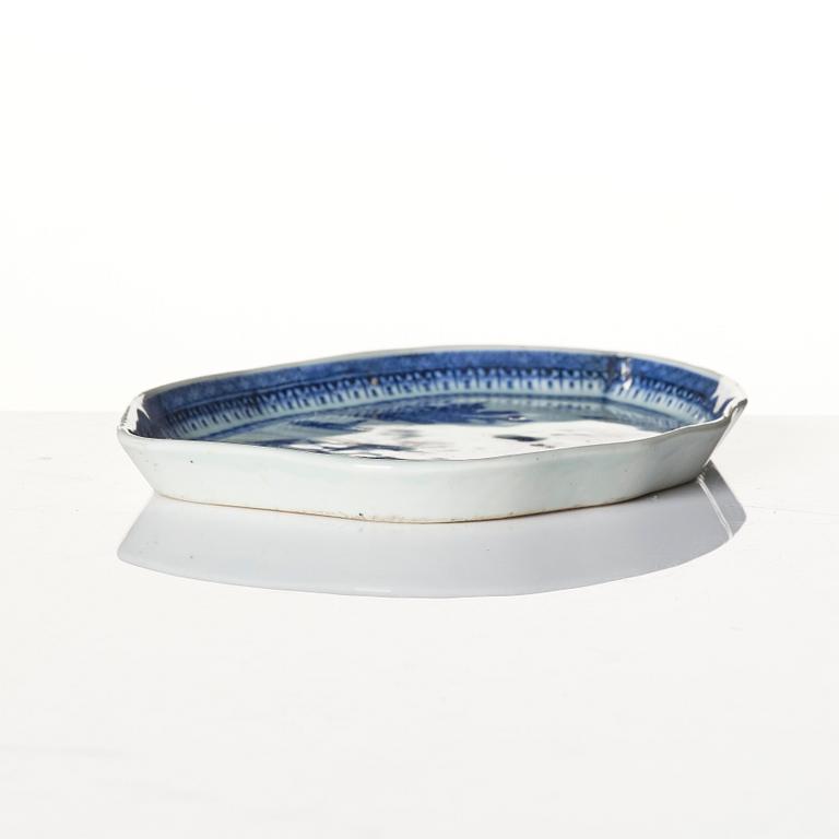 A group lot of Chinese Export porcelain, Qing dynasty, Qianlong (1736-95).