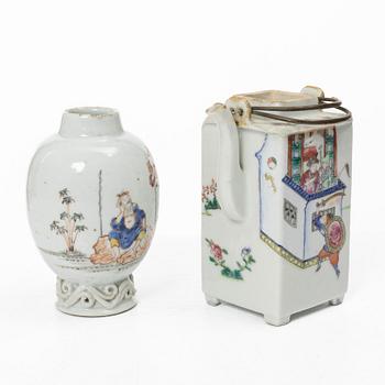 Tesdosa, porslin, Kina, 1700-tal samt tekanna, porslin, Kina, 1800-tal.