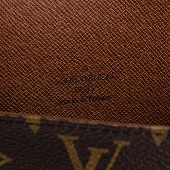 Louis Vuitton, a 'Musette Tango' bag.