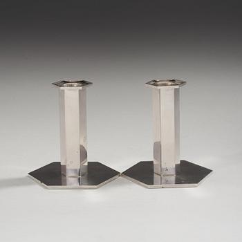 A pair of Wiwen Nilsson sterling candlesticks, Lund 1974.