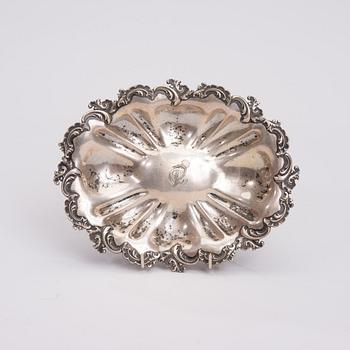 FAT, silver, S:t Petersburg 1837. Vikt 275 g.