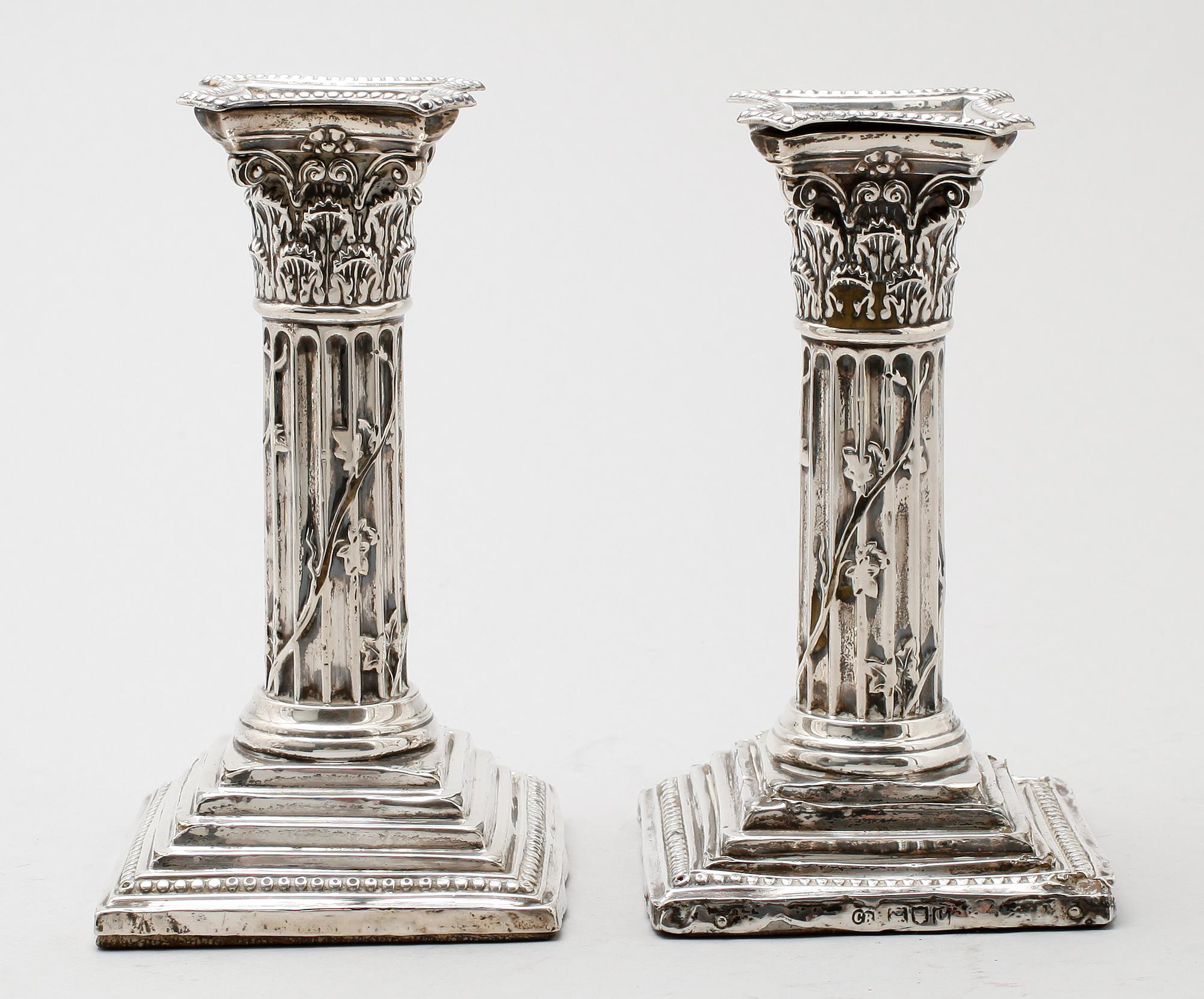 LJUSSTAKAR, 1 par, silver, England, 1800-/1900-tal.