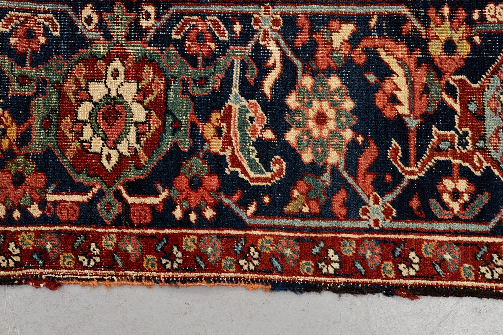 Matta, antik Heris, ca 375 x 280,5 cm.