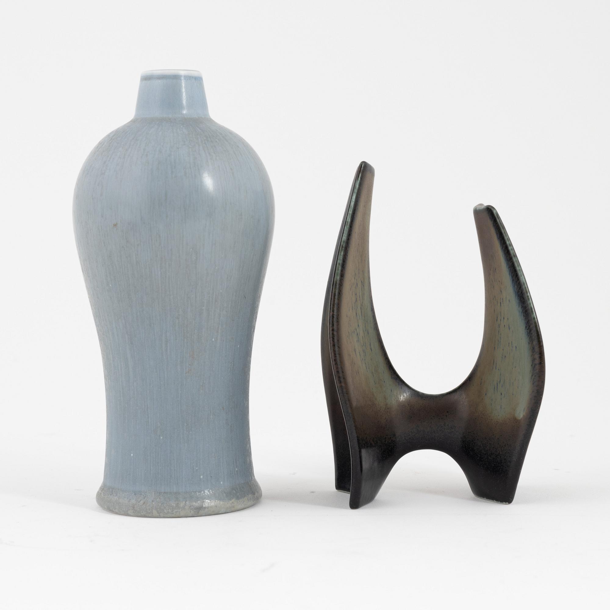 Gunnar Nylund, vas, skålfat samt skål och Bertil Lundgren, skulptur, stengods, Rörstrand.