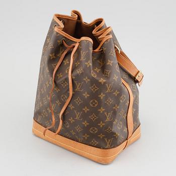 LOUIS VUITTON, a Monogram canvas "Noé" shoulder bag.