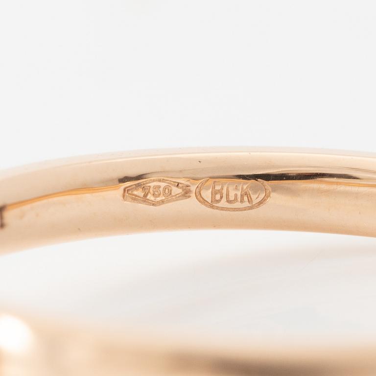 Ring 18K guld med briljantslipad diamant. Medföljande IGI report.