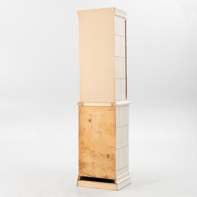 Kakelugnsskåp, omkring 2000.